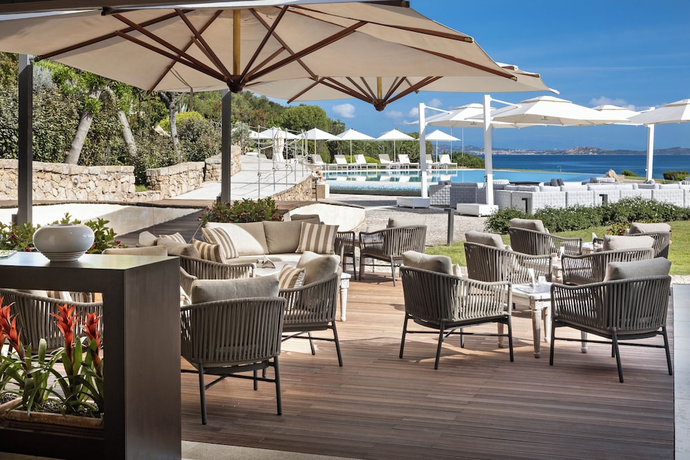 L'Ea Bianca Luxury Resort — Restaurant & bars in Arzachena, Sardinia