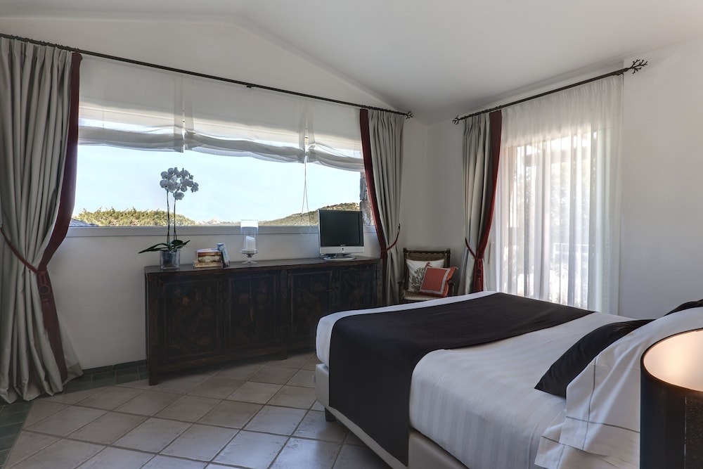 L'Ea Bianca Luxury Resort — Hotel rooms in Arzachena, Sardinia
