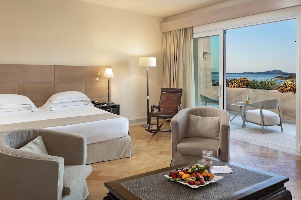 L'Ea Bianca Luxury Resort — Hotel rooms in Arzachena, Sardinia