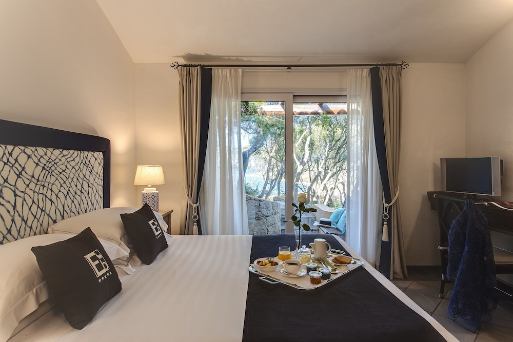 L'Ea Bianca Luxury Resort — Hotel rooms in Arzachena, Sardinia