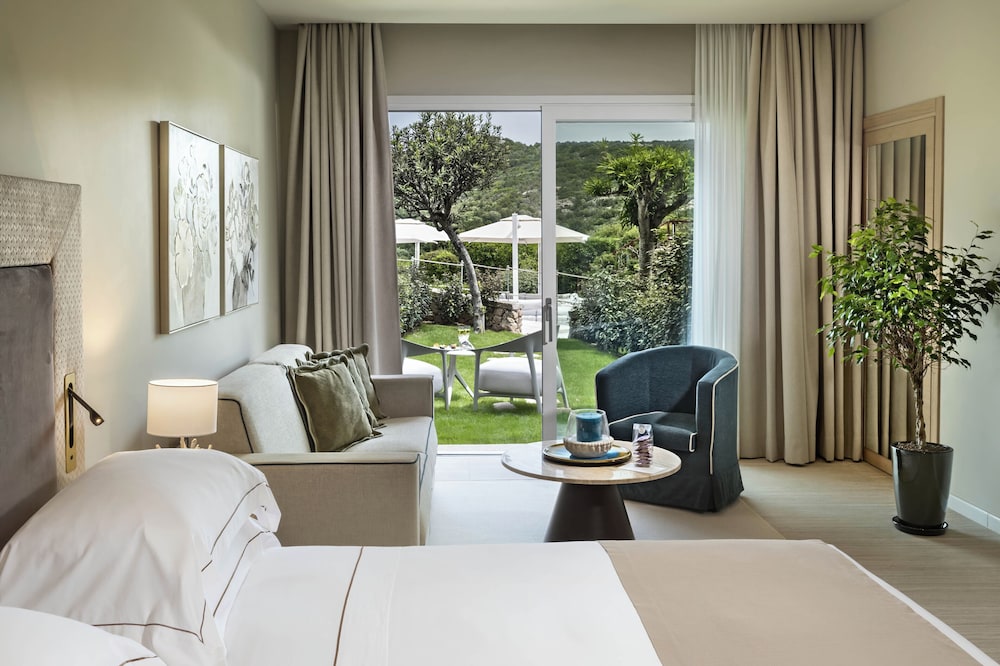 L'Ea Bianca Luxury Resort — Hotel rooms in Arzachena, Sardinia