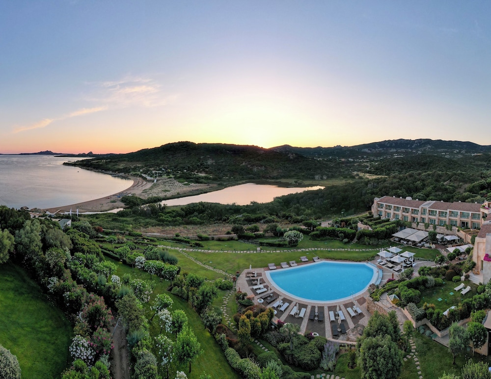 L'Ea Bianca Luxury Resort — Swimming pool in Arzachena, Sardinia