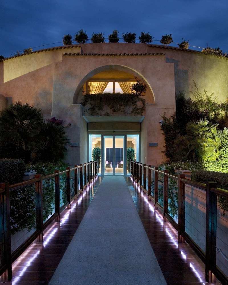 L'Ea Bianca Luxury Resort — Hotel building in Arzachena, Sardinia