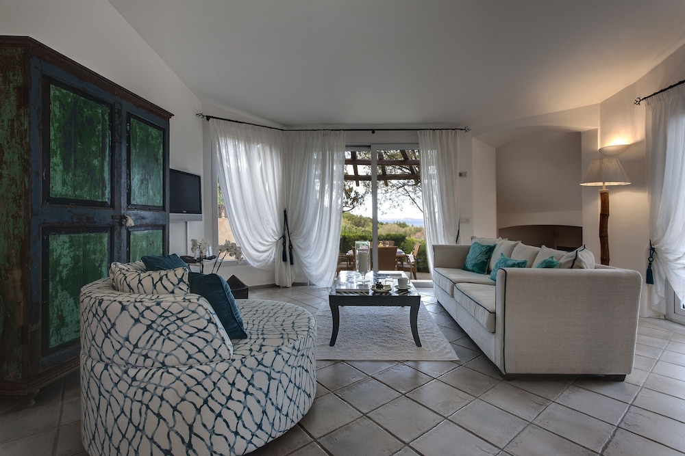 L'Ea Bianca Luxury Resort — Hotel rooms in Arzachena, Sardinia