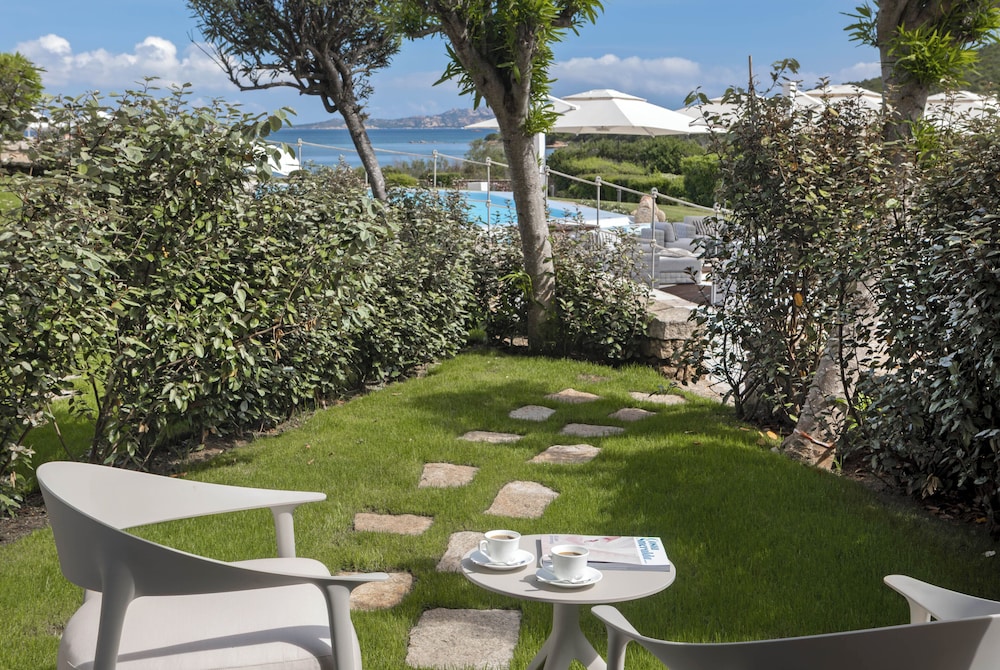 L'Ea Bianca Luxury Resort — Swimming pool in Arzachena, Sardinia