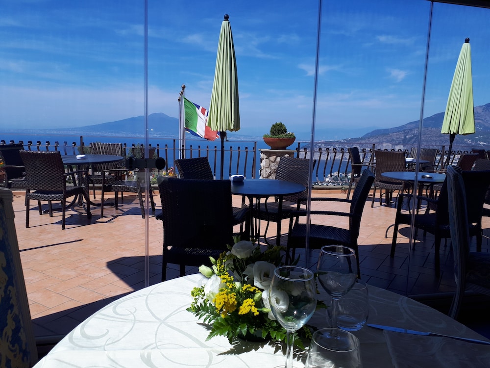 La Vue D'Or — Restaurant & bars in Sorrento, Campania