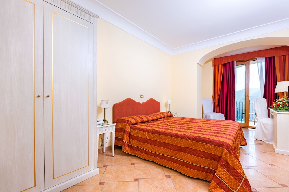 La Vue D'Or — Hotel rooms in Sorrento, Campania