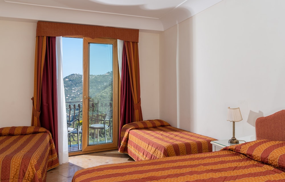 La Vue D'Or — Hotel rooms in Sorrento, Campania