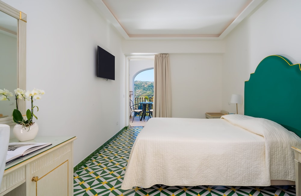 La Vue D'Or — Hotel rooms in Sorrento, Campania