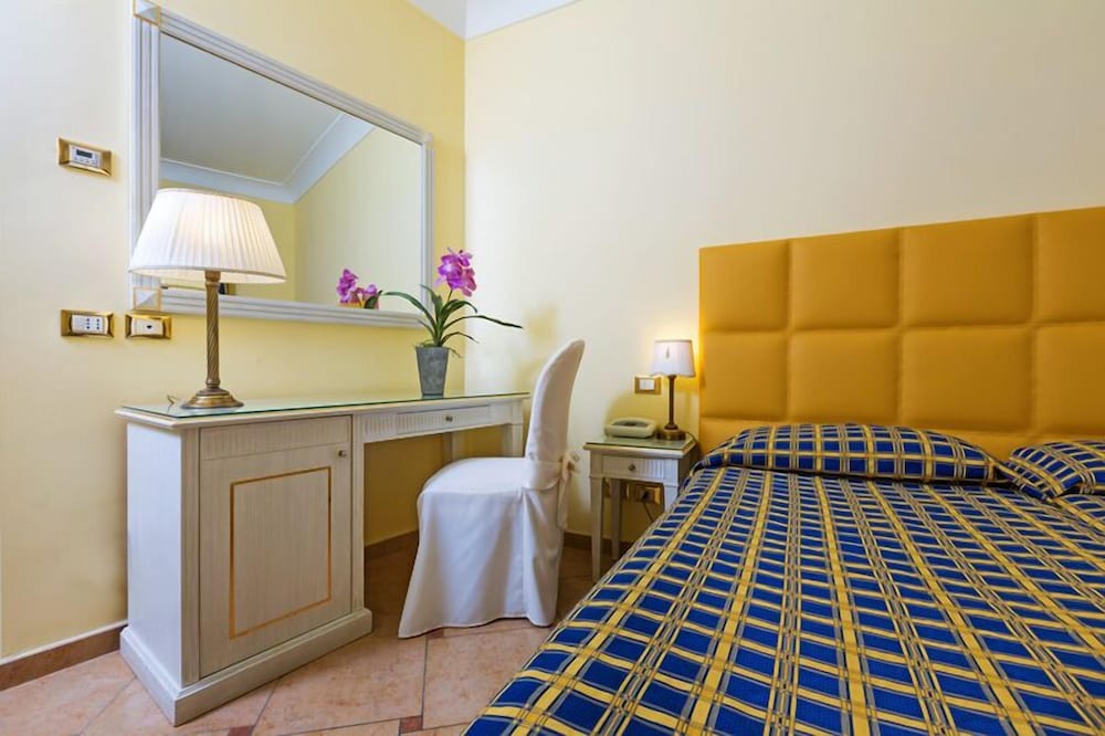 La Vue D'Or — Hotel rooms in Sorrento, Campania