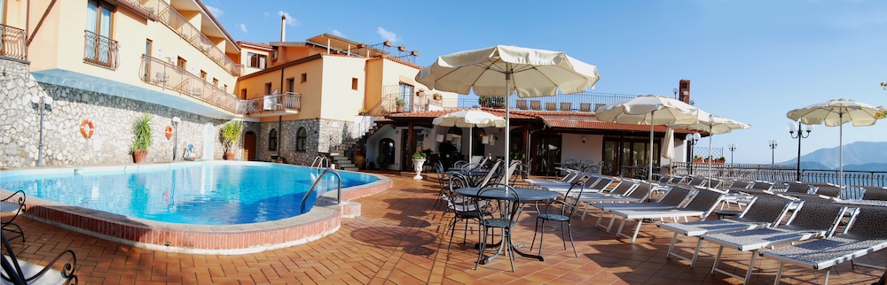 La Vue D'Or — Restaurant & bars in Sorrento, Campania