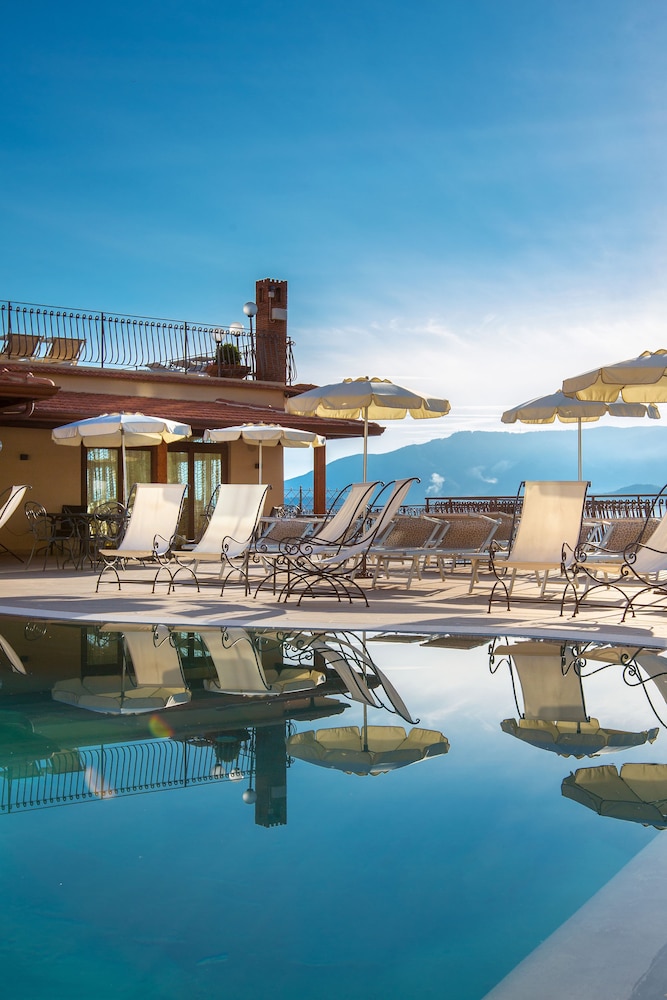 La Vue D'Or — Swimming pool in Sorrento, Campania