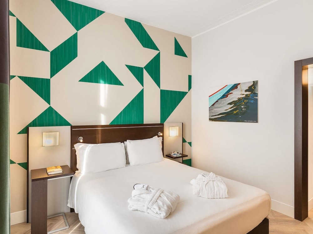 Mercure Napoli Centro Angioino — Hotel rooms in Naples, Campania