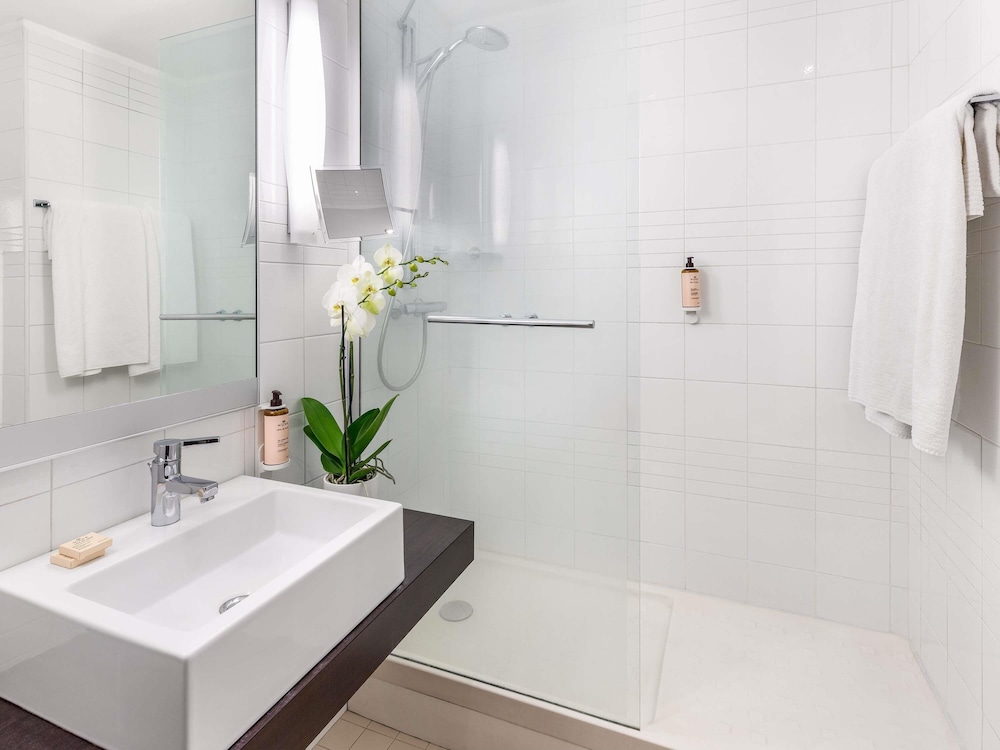 Mercure Napoli Centro Angioino — Hotel rooms in Naples, Campania