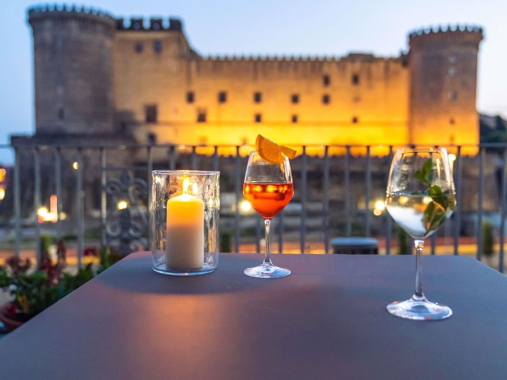 Mercure Napoli Centro Angioino — Restaurant & bars in Naples, Campania