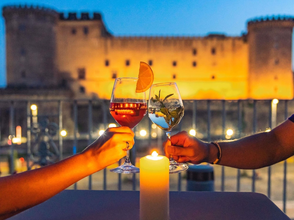 Mercure Napoli Centro Angioino — Restaurant & bars in Naples, Campania