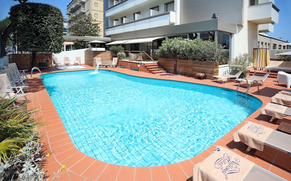 National Hotel - zdjęcie 3