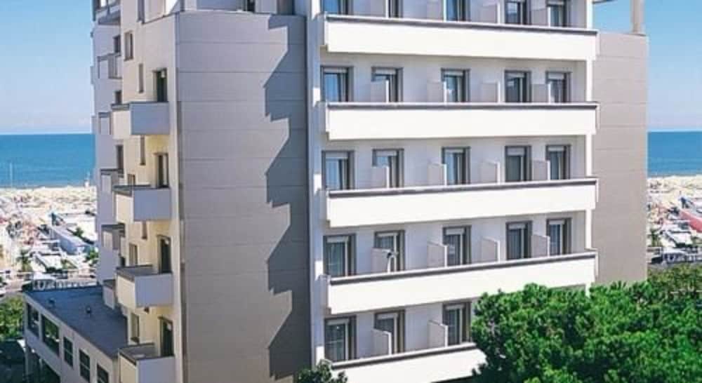 National Hotel