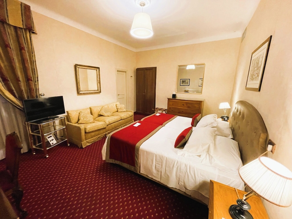 Hotel Nazionale — Hotel rooms in Rome, Lazio
