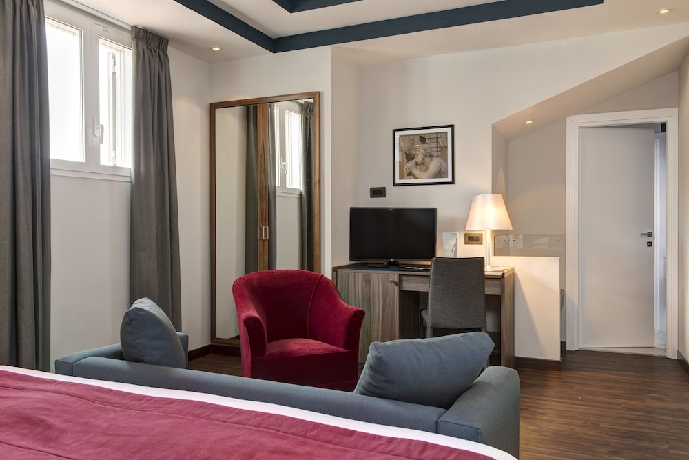 Hotel Nazionale — Hotel rooms in Rome, Lazio