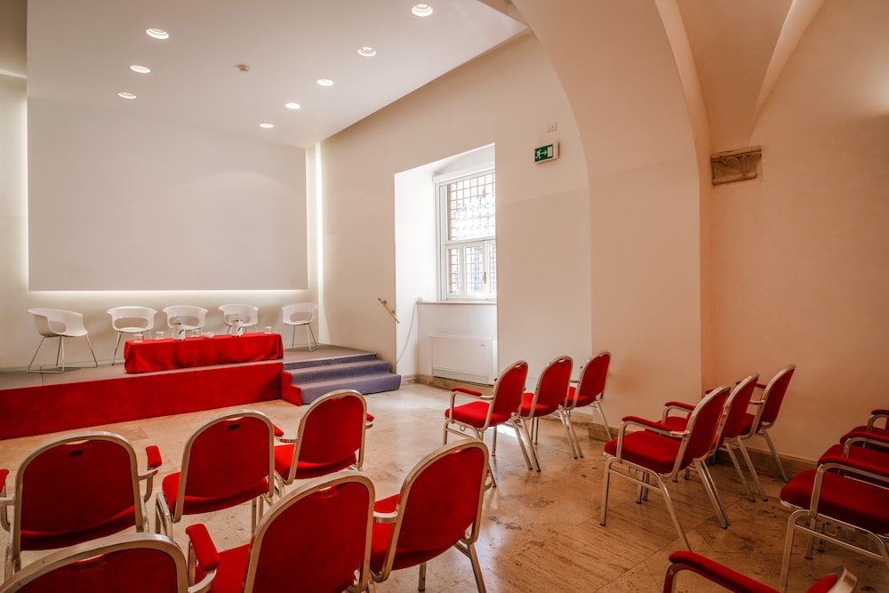 Hotel Nazionale — Hotel building in Rome, Lazio