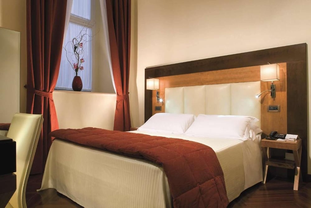 Hotel Nazionale — Hotel rooms in Rome, Lazio
