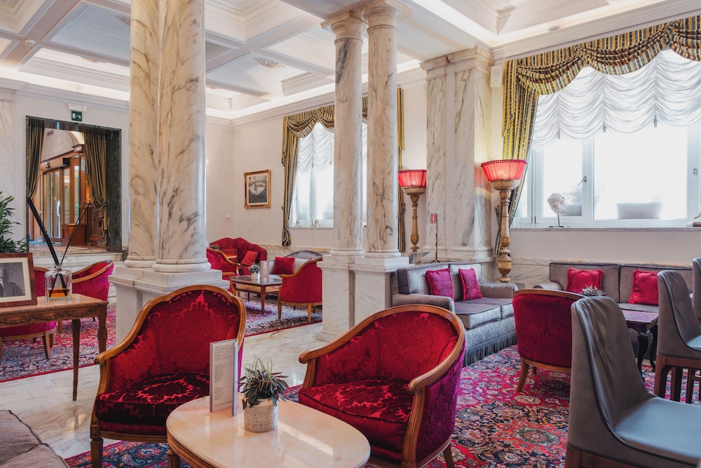 Hotel Nazionale — Hotel building in Rome, Lazio