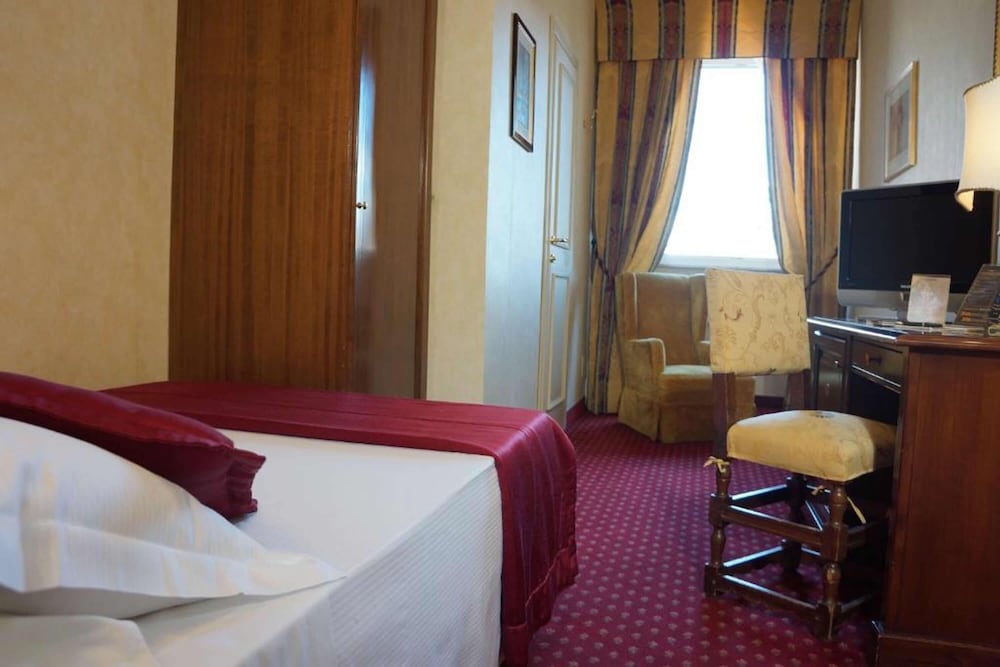 Hotel Nazionale — Hotel rooms in Rome, Lazio