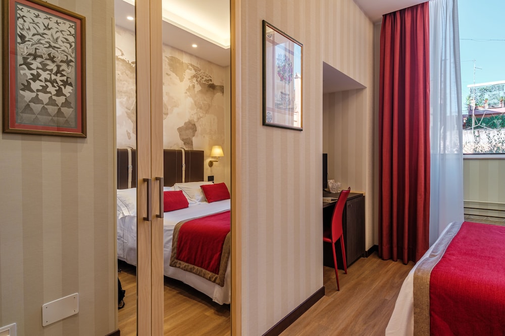 Hotel Nazionale — Hotel rooms in Rome, Lazio