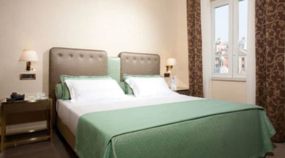 Hotel Nazionale — Hotel rooms in Rome, Lazio