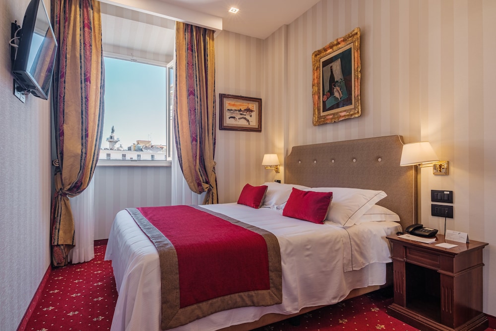 Hotel Nazionale — Hotel rooms in Rome, Lazio