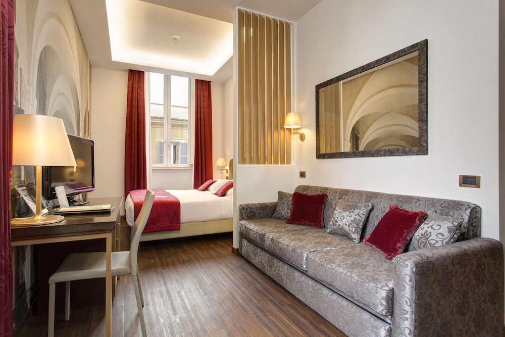 Hotel Nazionale — Hotel rooms in Rome, Lazio