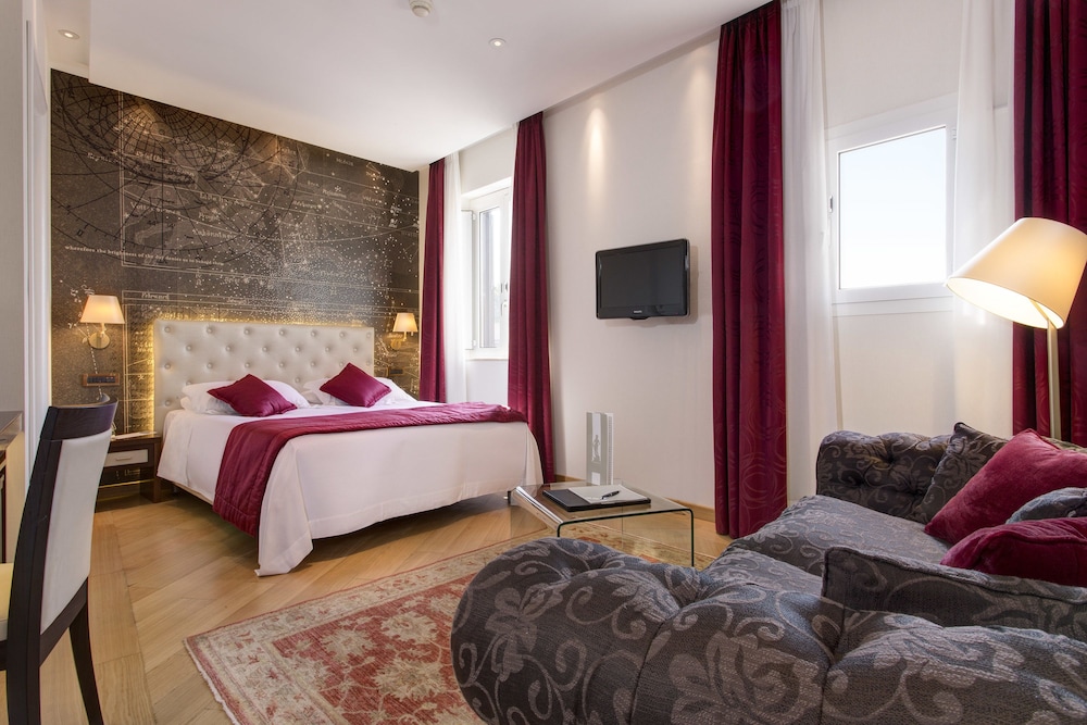 Hotel Nazionale — Hotel rooms in Rome, Lazio