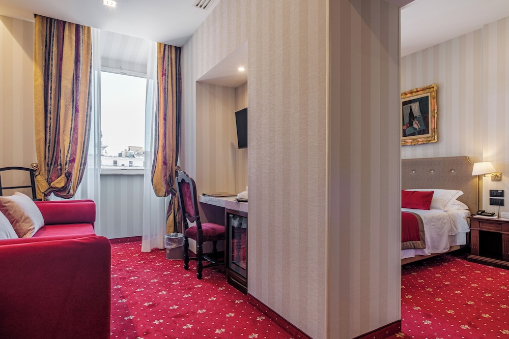 Hotel Nazionale — Hotel rooms in Rome, Lazio