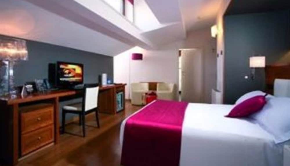Hotel Nazionale — Hotel rooms in Rome, Lazio