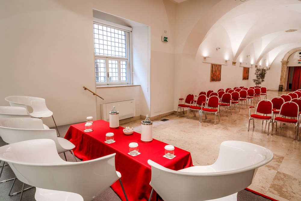 Hotel Nazionale — Hotel building in Rome, Lazio