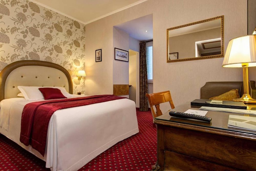 Hotel Nazionale — Hotel rooms in Rome, Lazio