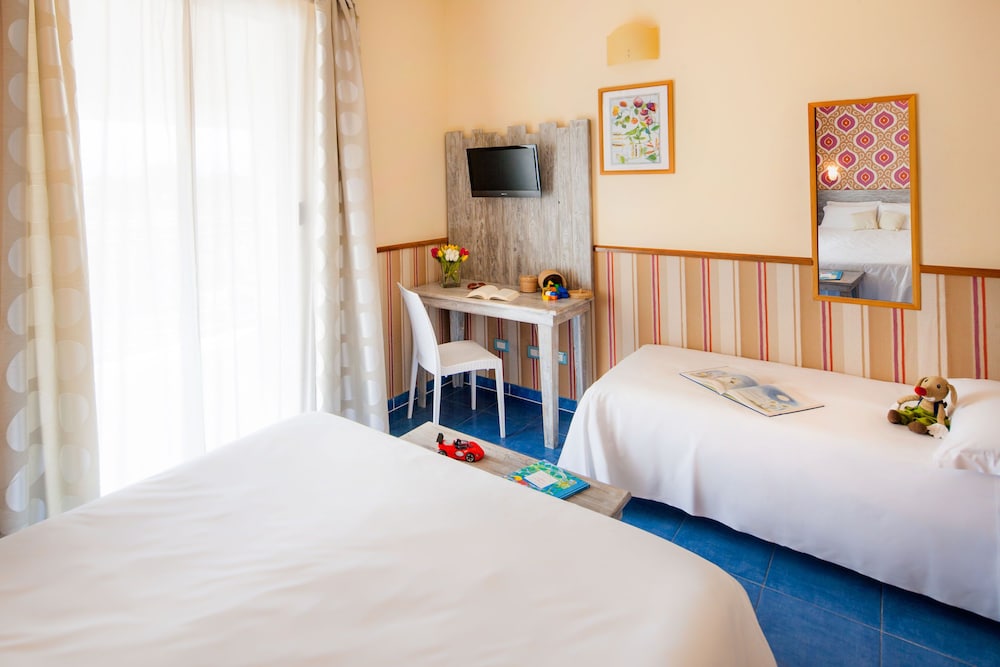 Ostia Antica Park Hotel — Hotel rooms in Rome, Lazio