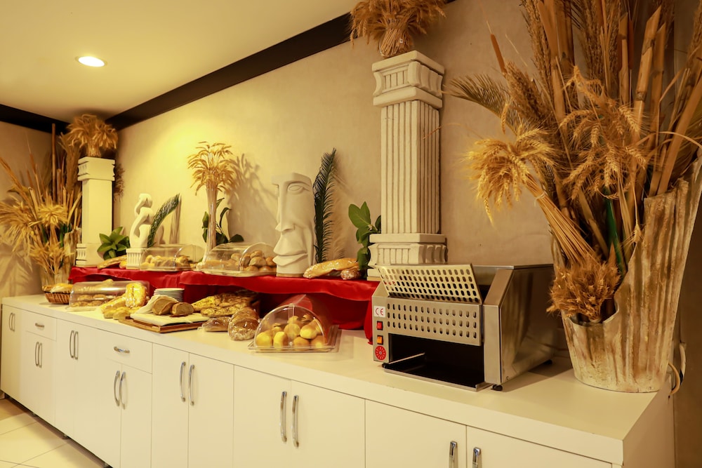 Sidekum Hotel - All Inclusive — Restaurant & bars in Side