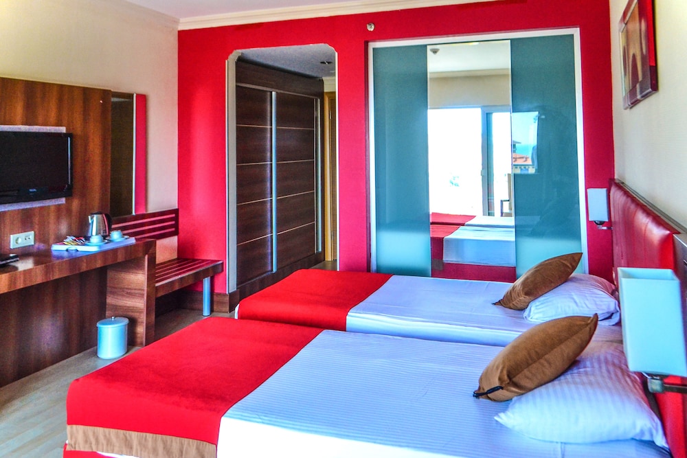 Sidekum Hotel - All Inclusive — Hotel rooms in Side