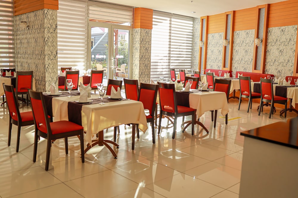 Sidekum Hotel - All Inclusive — Restaurant & bars in Side
