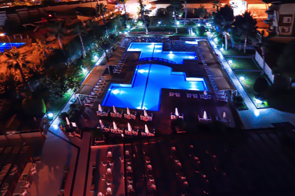 Sidekum Hotel - All Inclusive — Swimming pool in Side