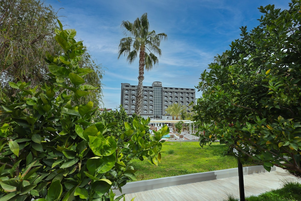 Sidekum Hotel - All Inclusive — Hotel building in Side