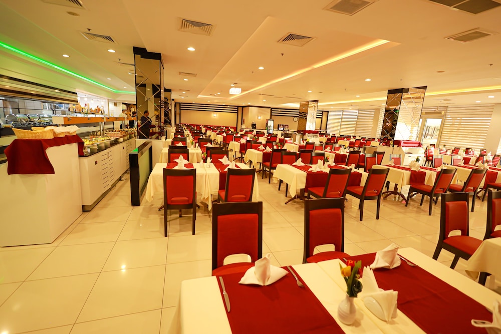 Sidekum Hotel - All Inclusive — Restaurant & bars in Side