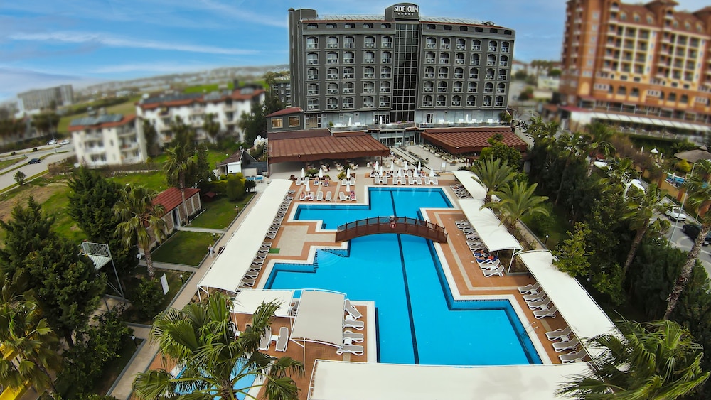 Sidekum Hotel - All Inclusive — Swimming pool in Side