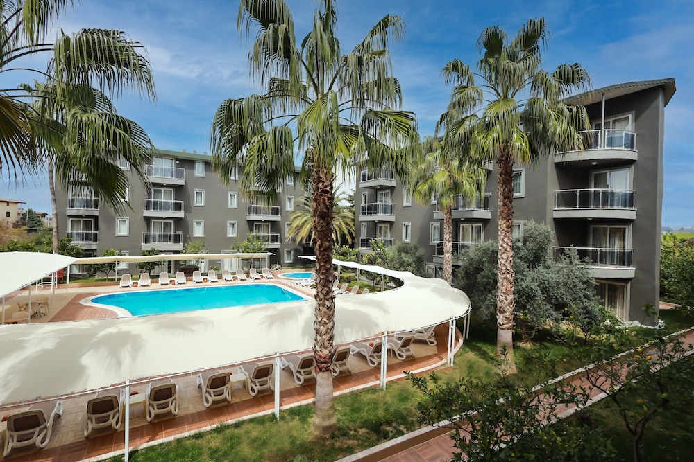 Sidekum Hotel - All Inclusive — Swimming pool in Side