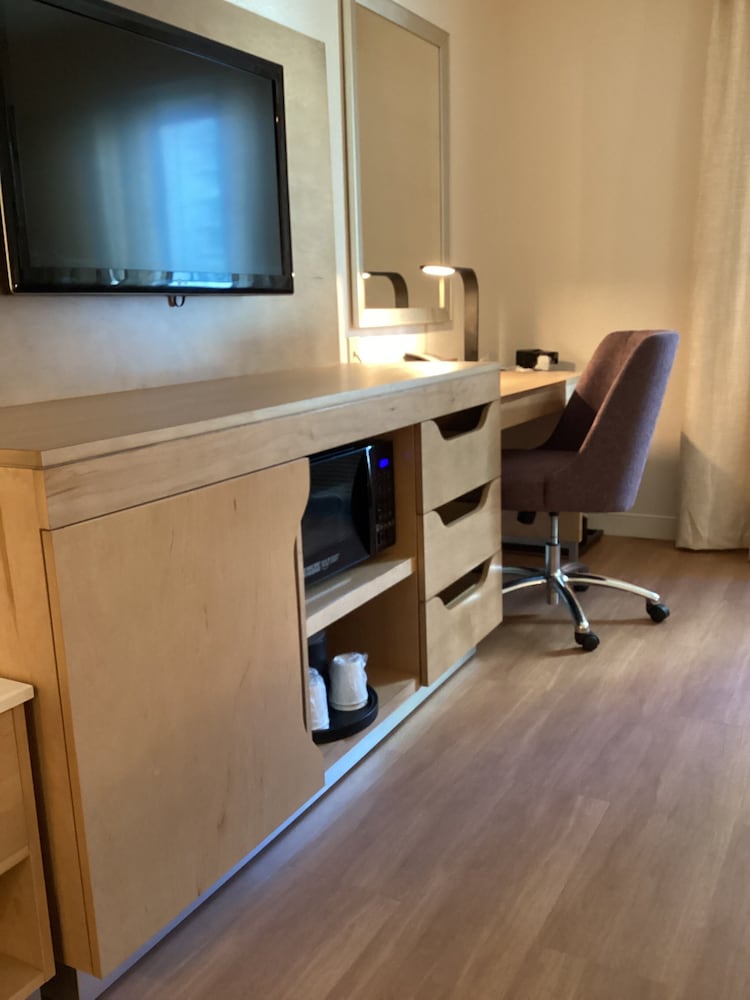 Hampton Inn & Suites Miami/Brickell-Downtown — Hotel rooms in Miami, Florida