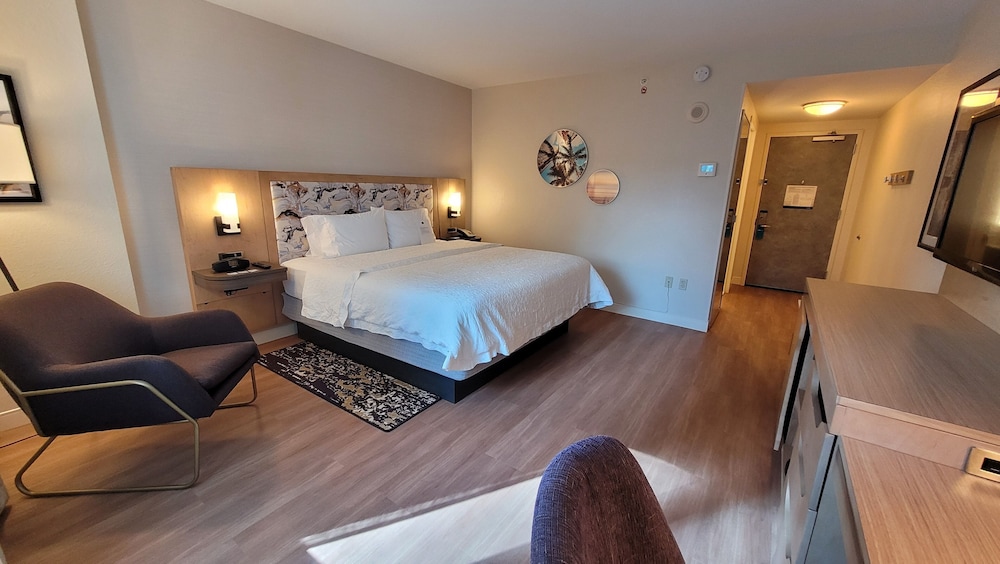 Hampton Inn & Suites Miami/Brickell-Downtown — Hotel rooms in Miami, Florida