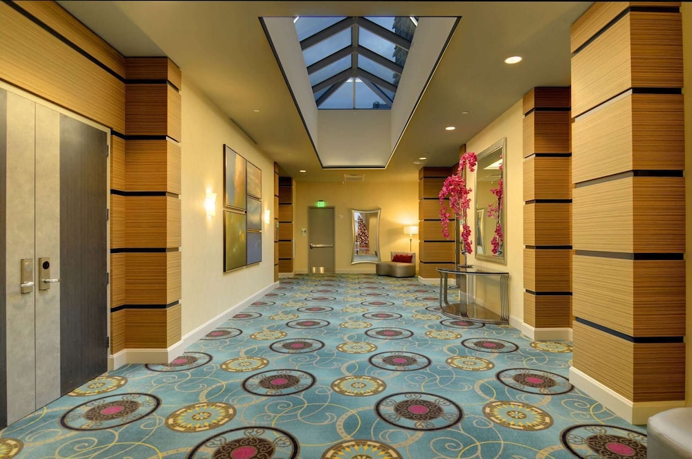 Hampton Inn & Suites Miami/Brickell-Downtown — Hotel building in Miami, Florida