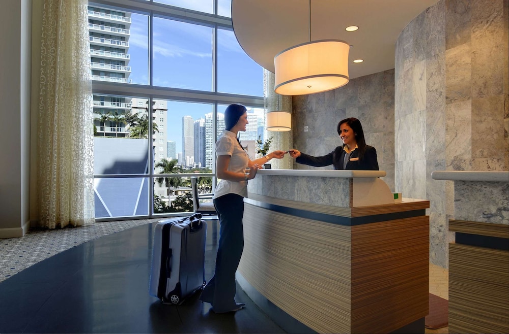 Hampton Inn & Suites Miami/Brickell-Downtown — Hotel building in Miami, Florida